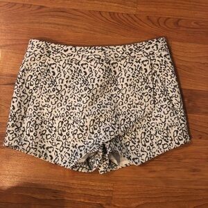 NWT express silver leopard print skort